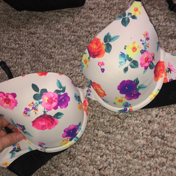 White bra with colorful flowers on it - Picture 3 of 3